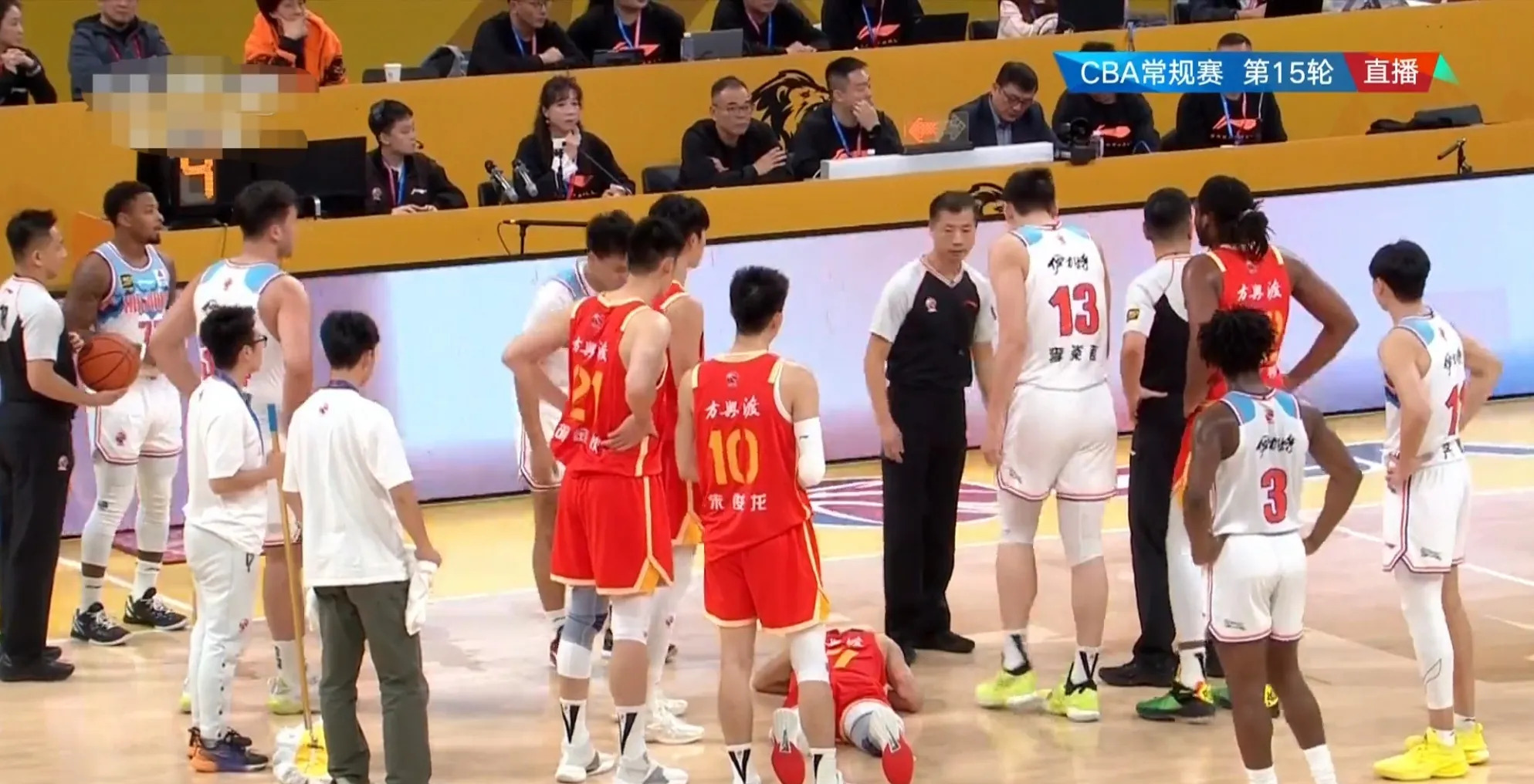 篮球明星赛重玩放大缩小退出全屏 篮球明星赛重玩放大缩小退出全屏