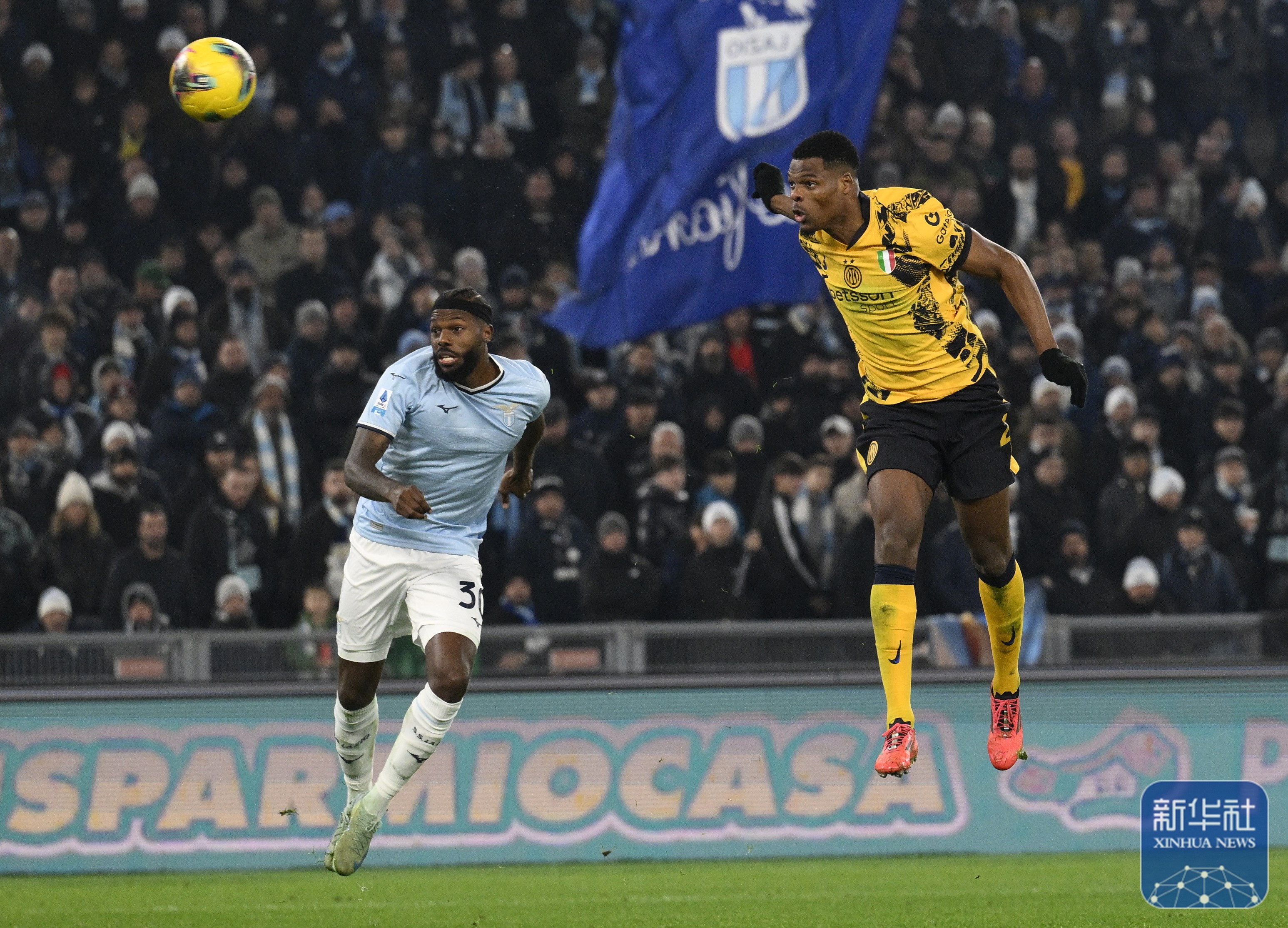 九博体育 -赛前体能课后，曼联状态回暖备战意大利杯，气氛紧张，赛程密集仍需轮换(火箭队赛程表)