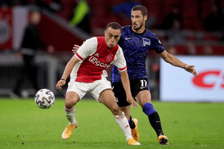 包含加时末段巴塞罗那强势反弹——荷甲节点到来，底气十足，年轻球员得到机会的词条