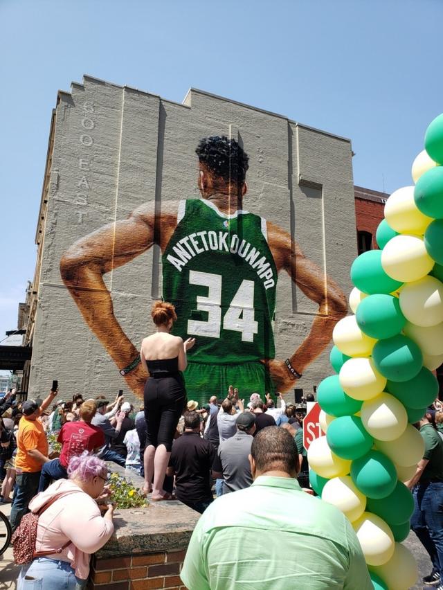 里程碑夜！密尔沃基雄鹿篮板制胜；法国杯今夜刷纪录；震撼外界；更衣室氛围转暖的简单介绍